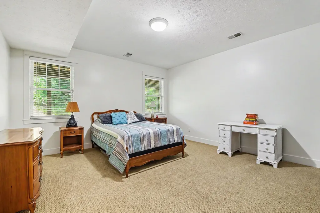 3255 Stormy Creek Drive SE Kentwood City MI 49512