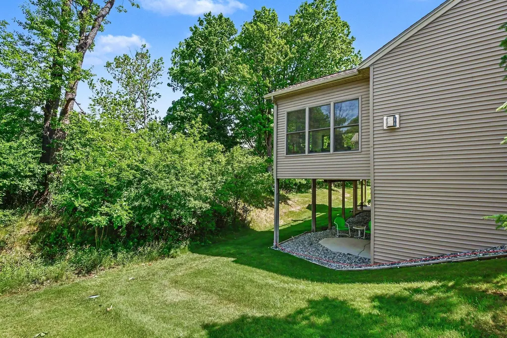 3255 Stormy Creek Drive SE Kentwood City MI 49512