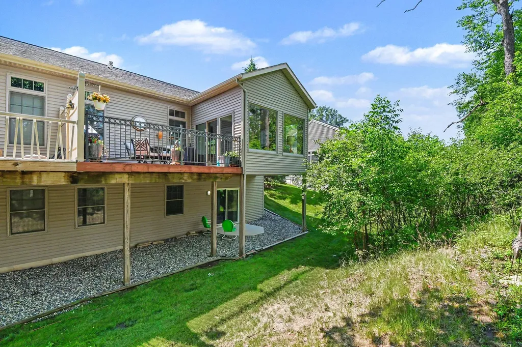 3255 Stormy Creek Drive SE Kentwood City MI 49512
