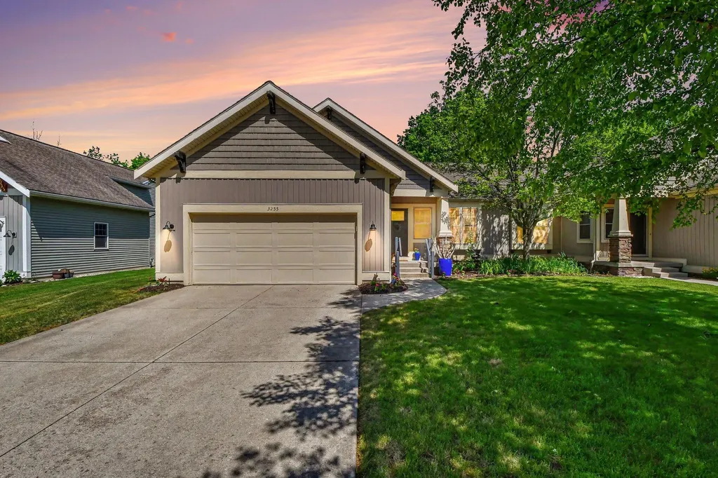 3255 Stormy Creek Drive SE Kentwood City MI 49512