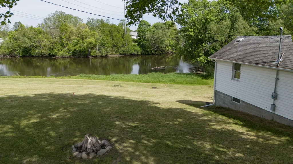 810 S Constantine Street Three Rivers City MI 49093