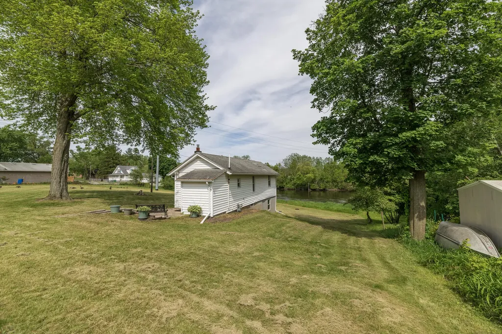 810 S Constantine Street Three Rivers City MI 49093