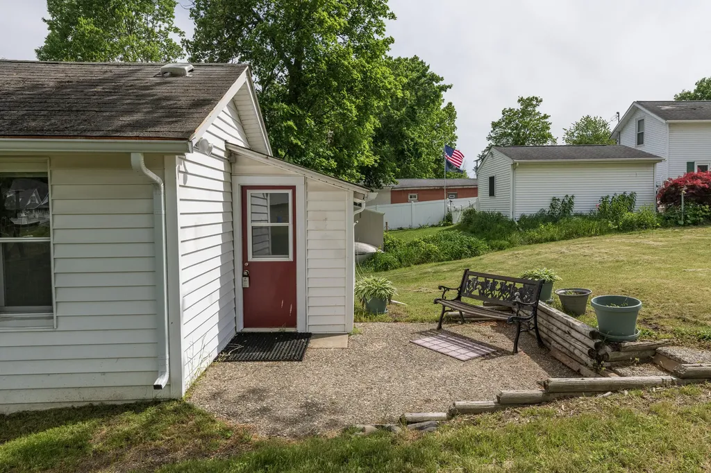 810 S Constantine Street Three Rivers City MI 49093