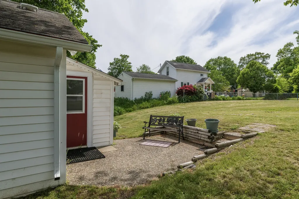 810 S Constantine Street Three Rivers City MI 49093