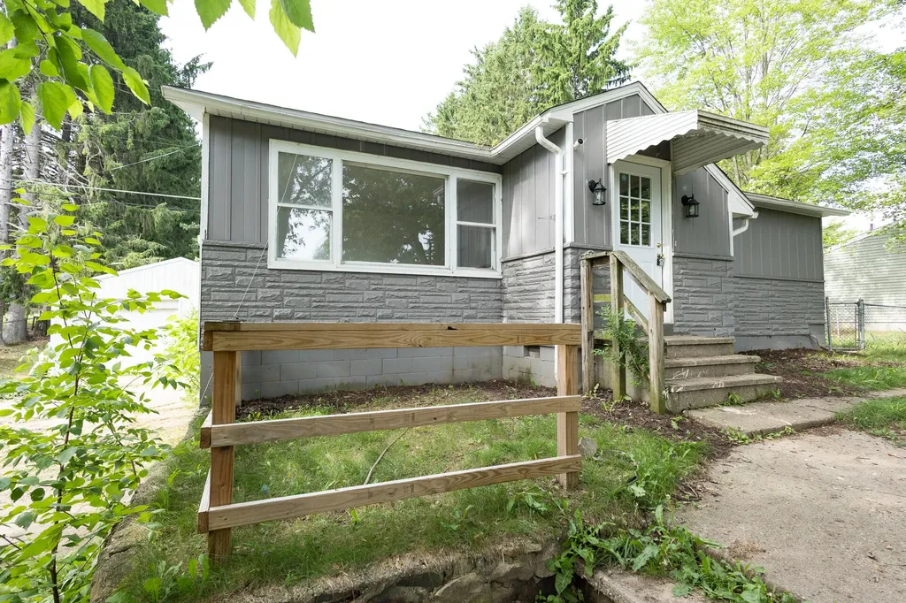 9470 Peck Road Montcalm Township MI 48838