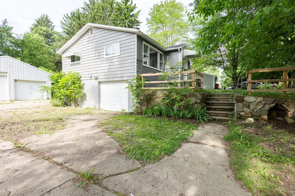 9470 Peck Road Montcalm Township MI 48838