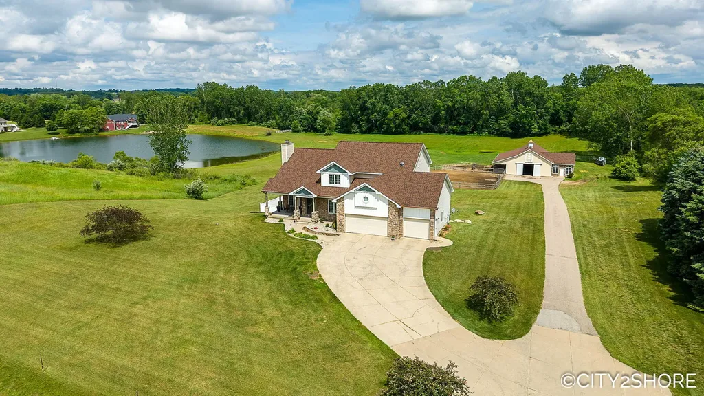 604 28th Avenue Jamestown Charter Township MI 49426