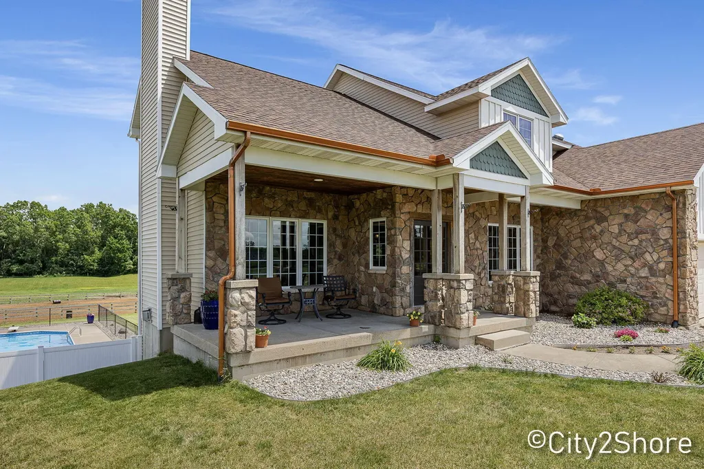 604 28th Avenue Jamestown Charter Township MI 49426