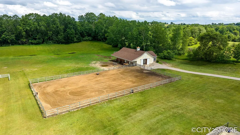 604 28th Avenue Jamestown Charter Township MI 49426
