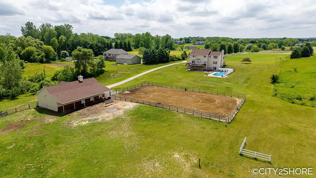 604 28th Avenue Jamestown Charter Township MI 49426