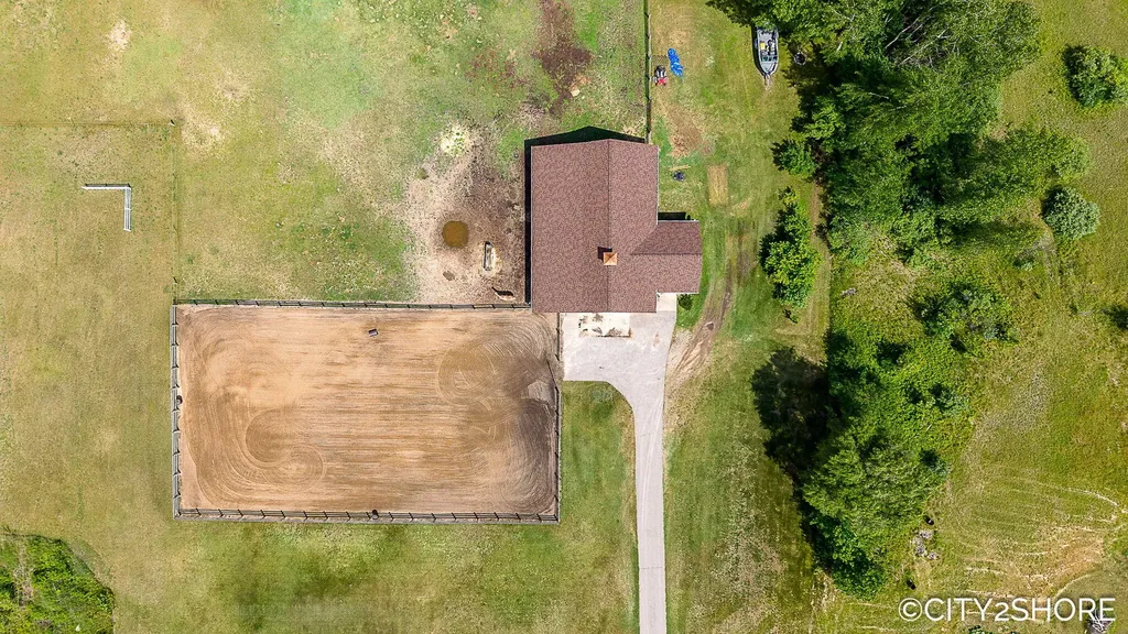 604 28th Avenue Jamestown Charter Township MI 49426