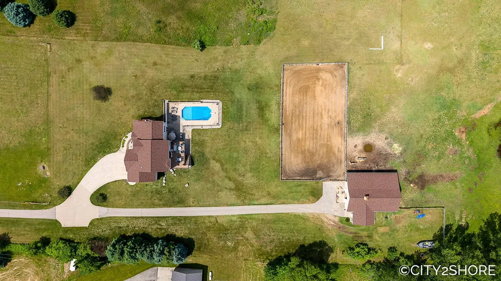 604 28th Avenue Jamestown Charter Township MI 49426