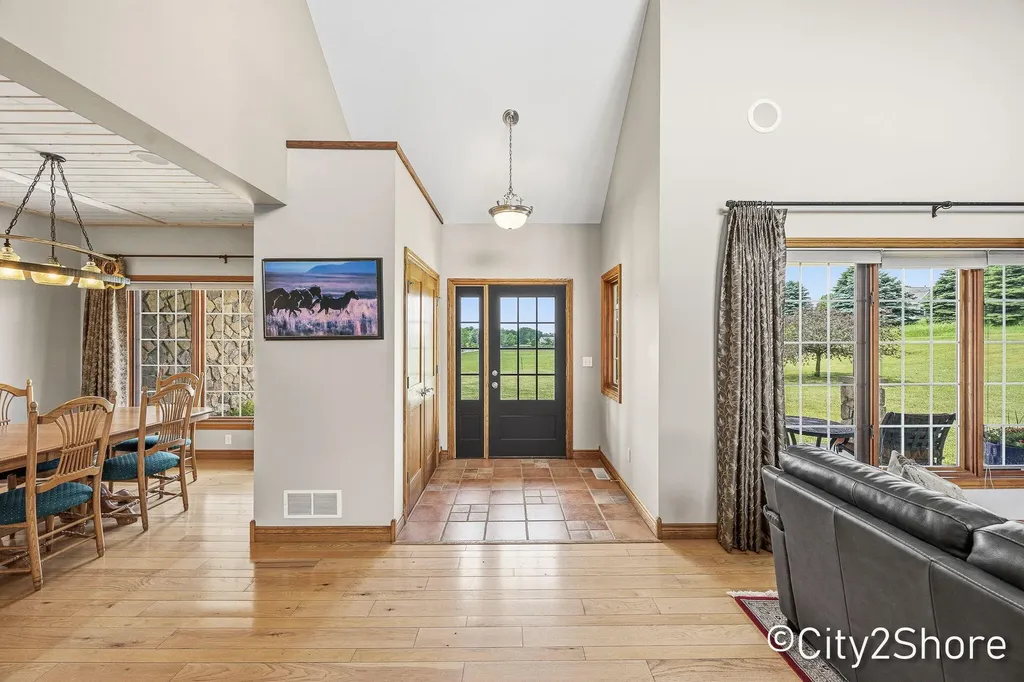 604 28th Avenue Jamestown Charter Township MI 49426