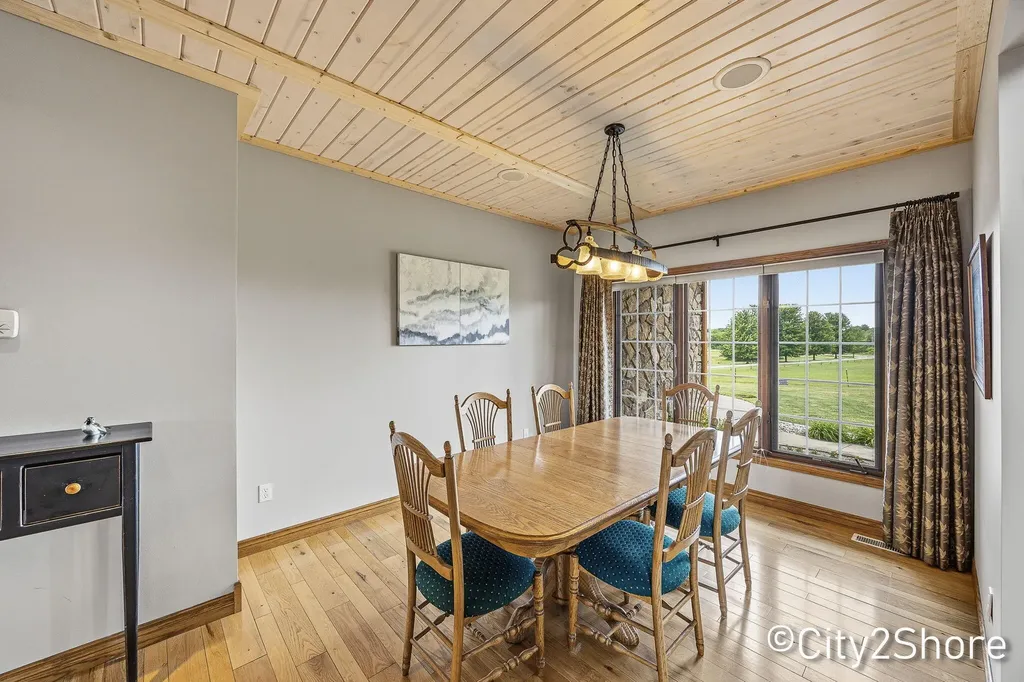 604 28th Avenue Jamestown Charter Township MI 49426
