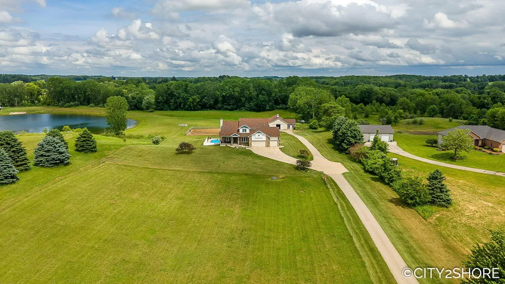 604 28th Avenue Jamestown Charter Township MI 49426