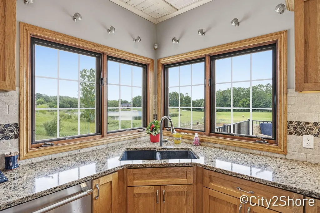 604 28th Avenue Jamestown Charter Township MI 49426