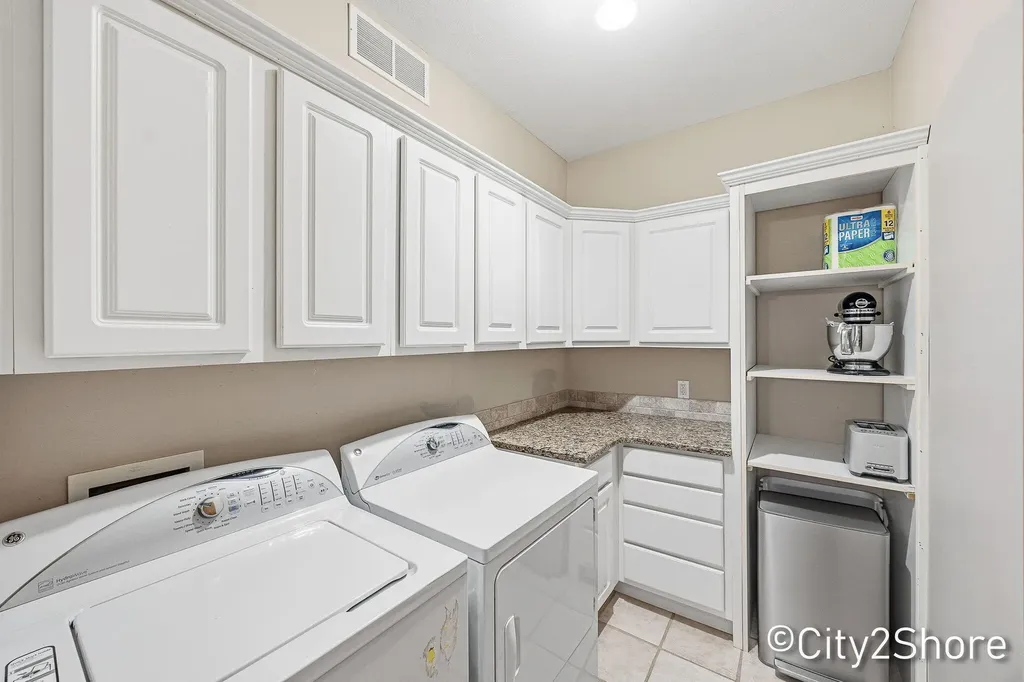604 28th Avenue Jamestown Charter Township MI 49426