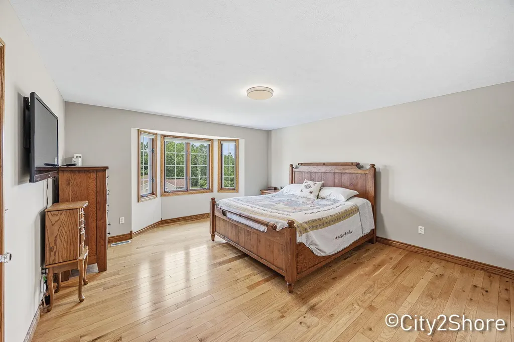 604 28th Avenue Jamestown Charter Township MI 49426