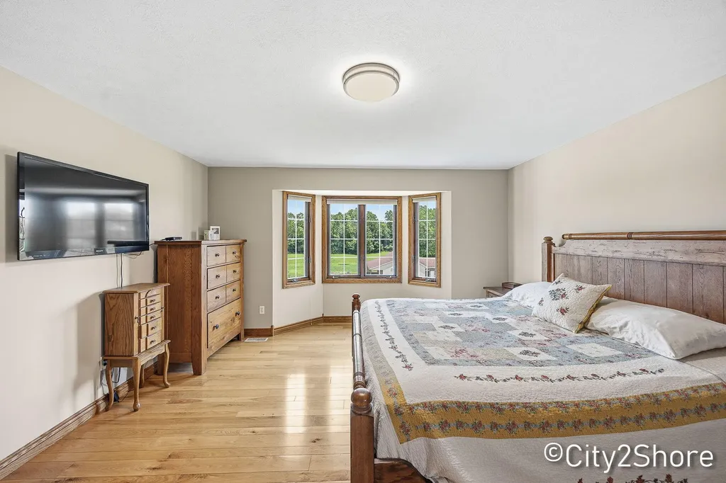 604 28th Avenue Jamestown Charter Township MI 49426