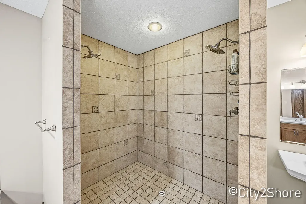604 28th Avenue Jamestown Charter Township MI 49426