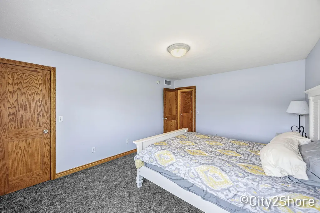 604 28th Avenue Jamestown Charter Township MI 49426