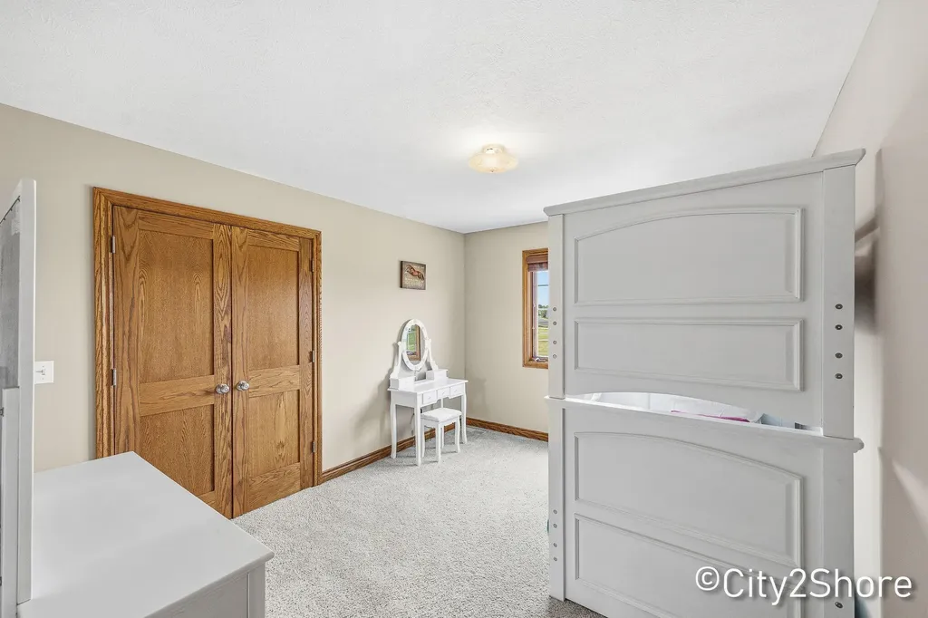 604 28th Avenue Jamestown Charter Township MI 49426