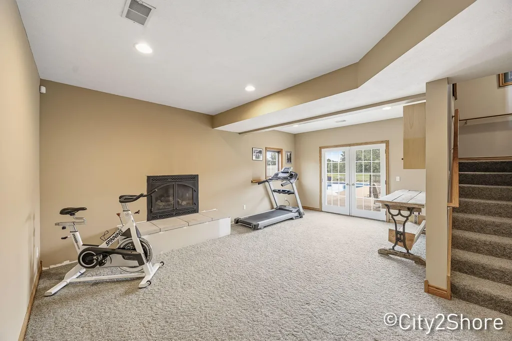 604 28th Avenue Jamestown Charter Township MI 49426