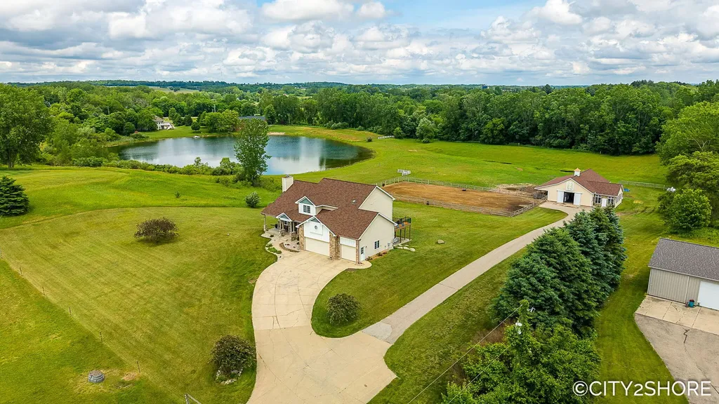 604 28th Avenue Jamestown Charter Township MI 49426
