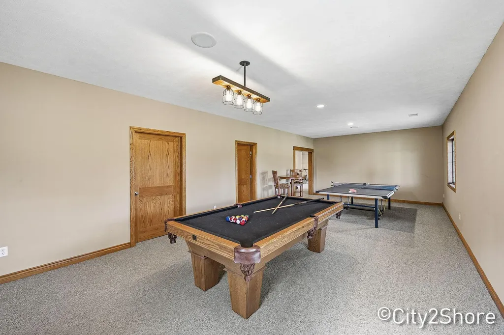 604 28th Avenue Jamestown Charter Township MI 49426