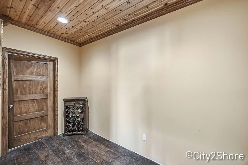 604 28th Avenue Jamestown Charter Township MI 49426