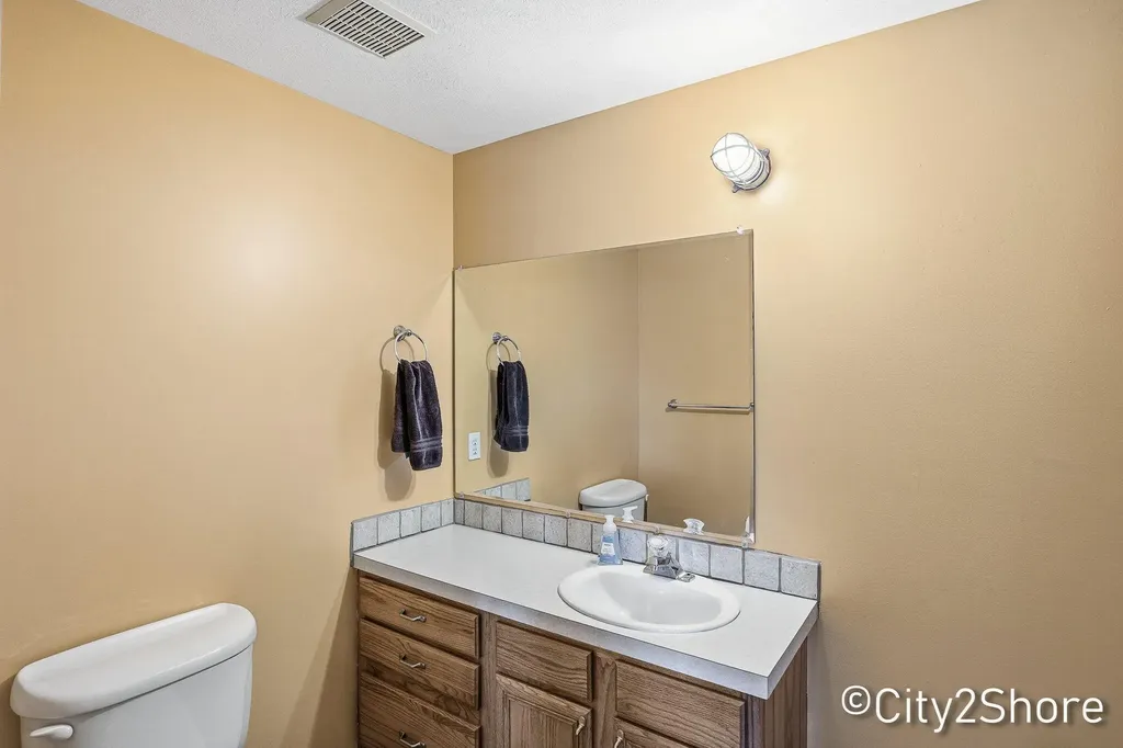 604 28th Avenue Jamestown Charter Township MI 49426