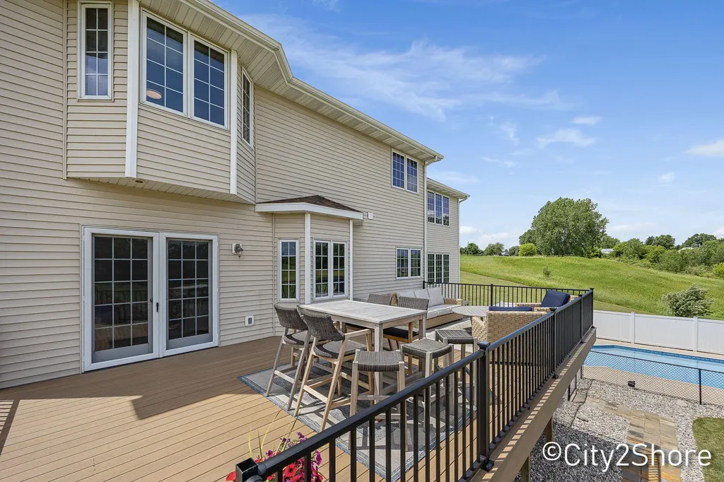 604 28th Avenue Jamestown Charter Township MI 49426