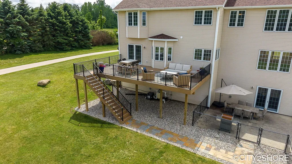 604 28th Avenue Jamestown Charter Township MI 49426