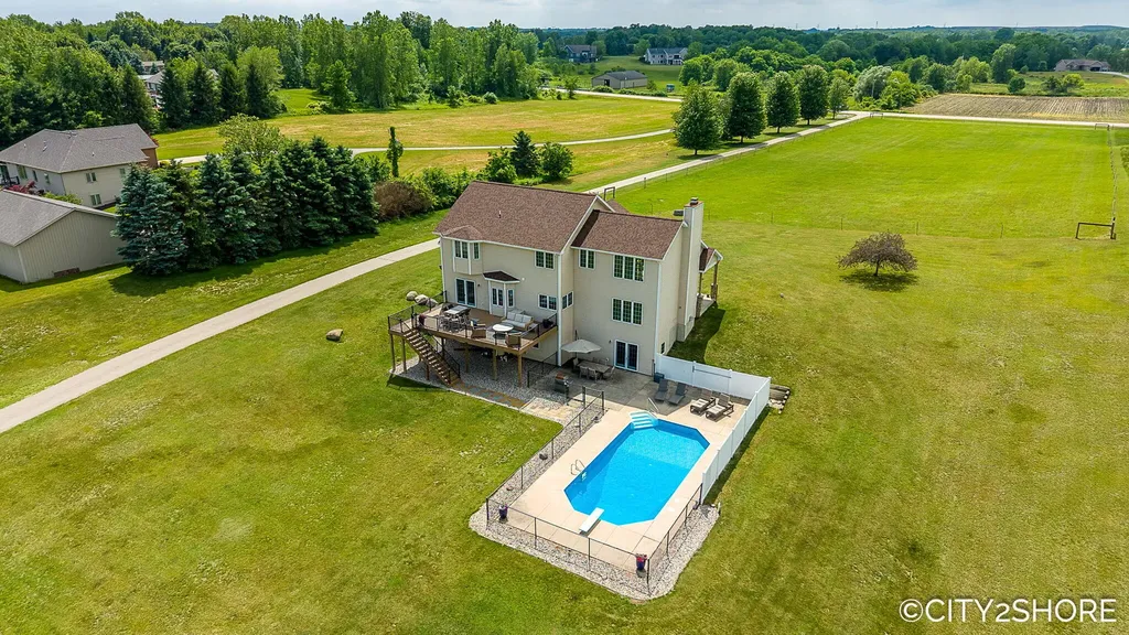 604 28th Avenue Jamestown Charter Township MI 49426