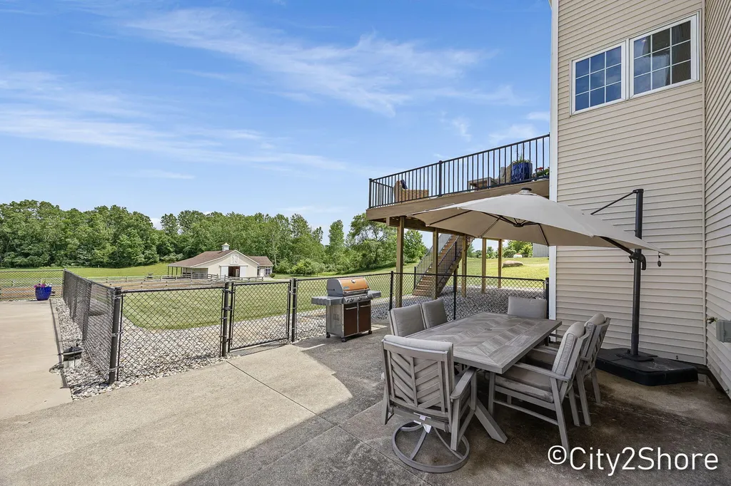 604 28th Avenue Jamestown Charter Township MI 49426