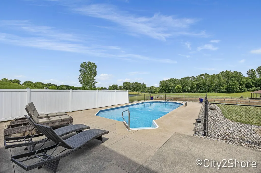 604 28th Avenue Jamestown Charter Township MI 49426