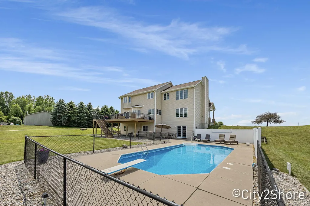 604 28th Avenue Jamestown Charter Township MI 49426