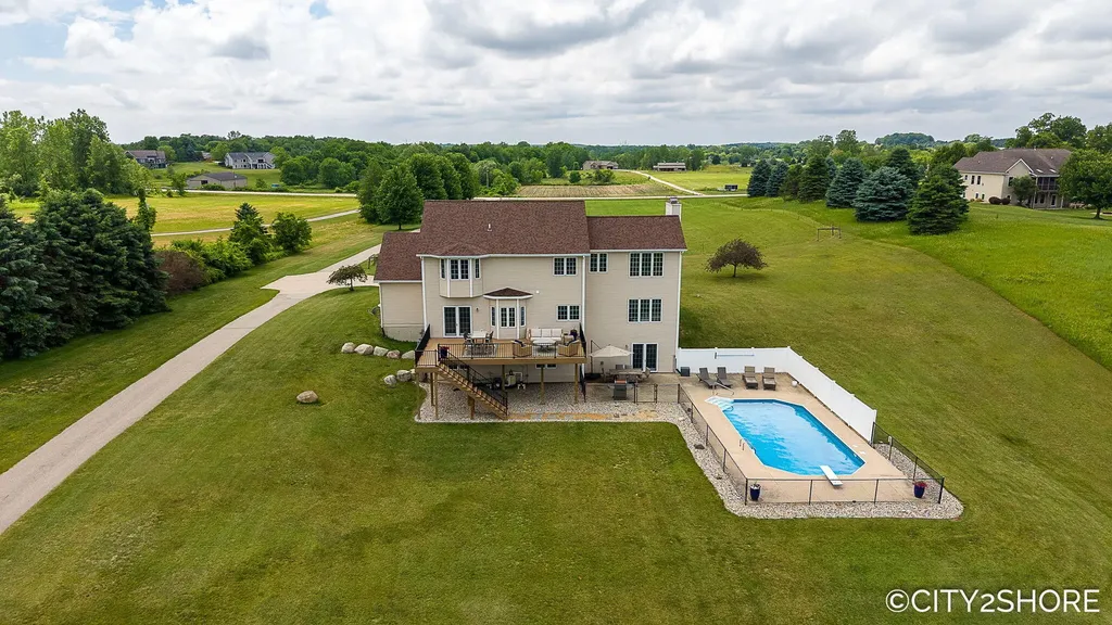 604 28th Avenue Jamestown Charter Township MI 49426