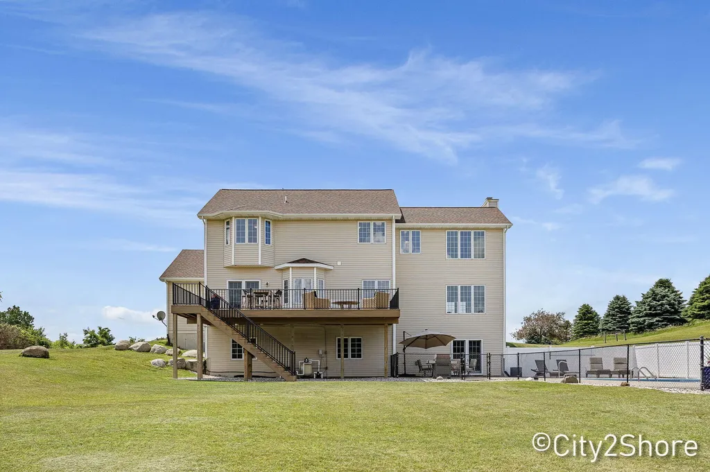 604 28th Avenue Jamestown Charter Township MI 49426