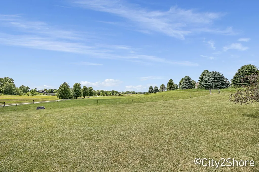 604 28th Avenue Jamestown Charter Township MI 49426