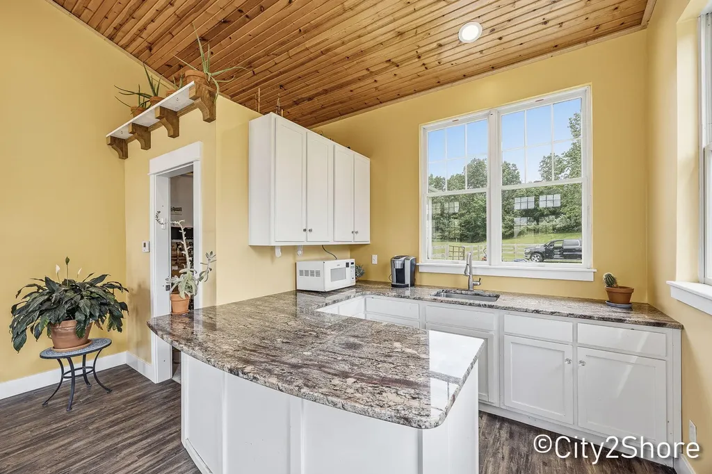 604 28th Avenue Jamestown Charter Township MI 49426