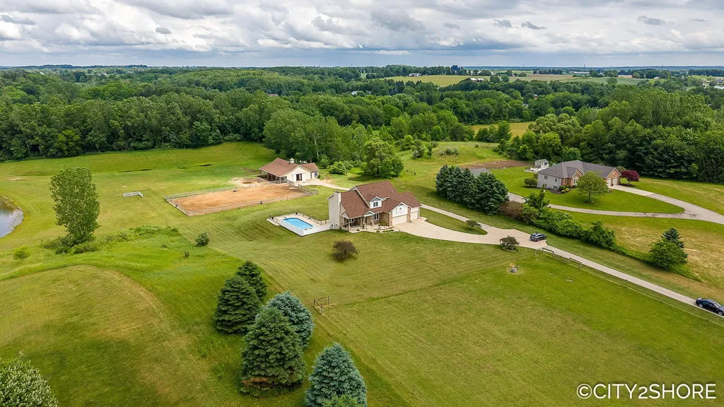 604 28th Avenue Jamestown Charter Township MI 49426