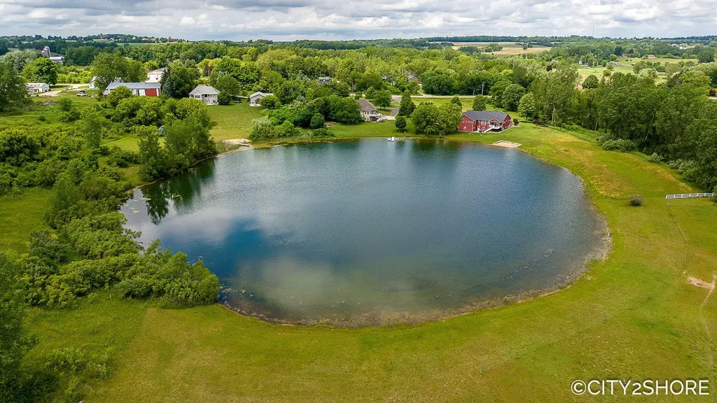 604 28th Avenue Jamestown Charter Township MI 49426