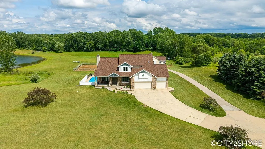 604 28th Avenue Jamestown Charter Township MI 49426