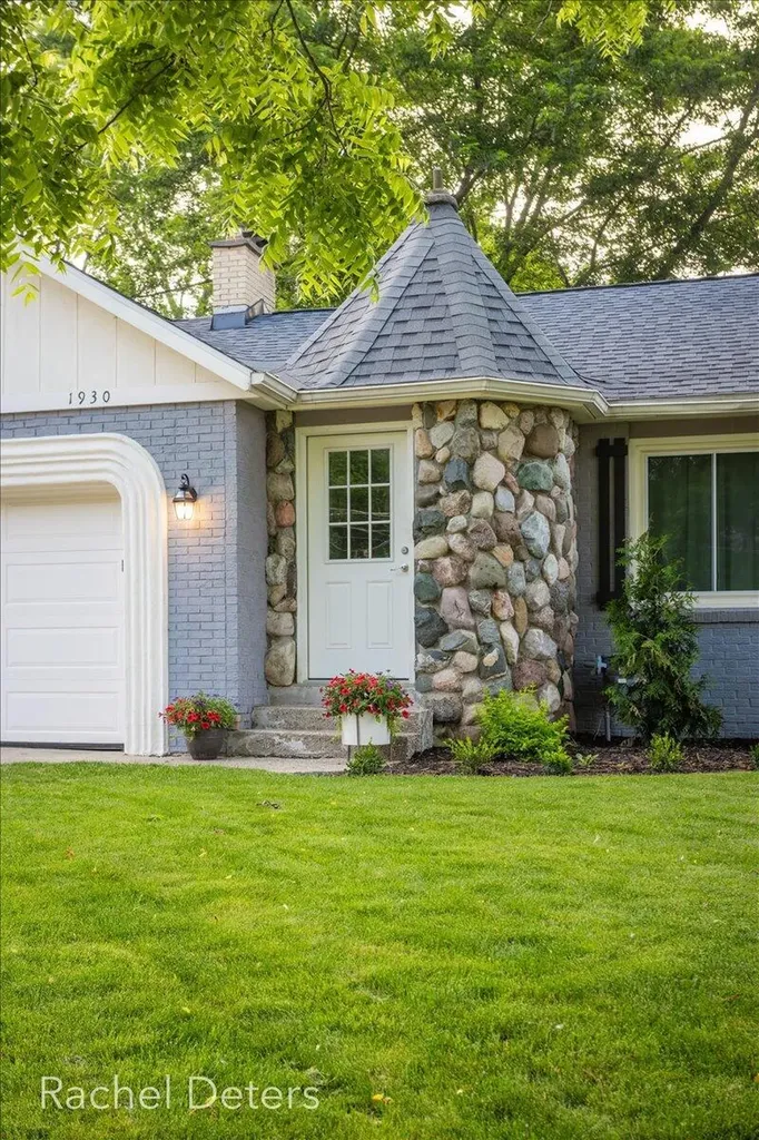 1930 Sherwood Avenue SE Grand Rapids City MI 49506