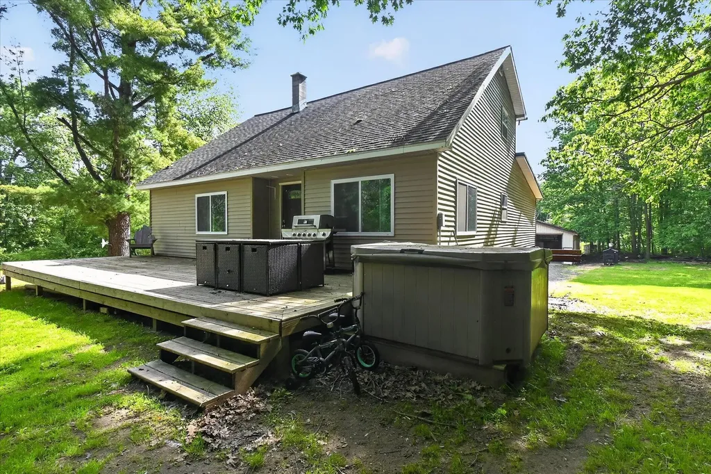 10260 N Ferris Road Seville Township MI 48877
