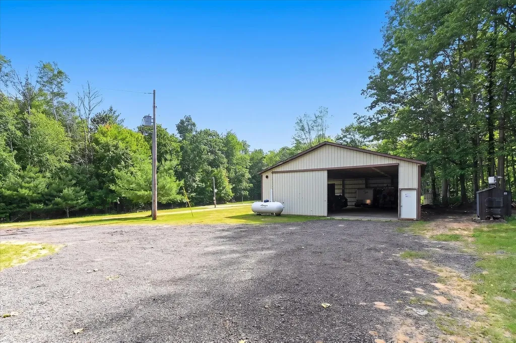 10260 N Ferris Road Seville Township MI 48877