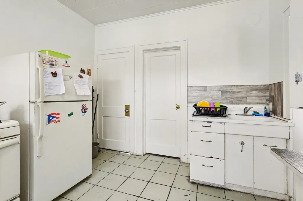 1246 Alpine Avenue NW Grand Rapids City MI 49504