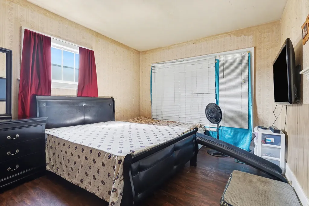 1246 Alpine Avenue NW Grand Rapids City MI 49504