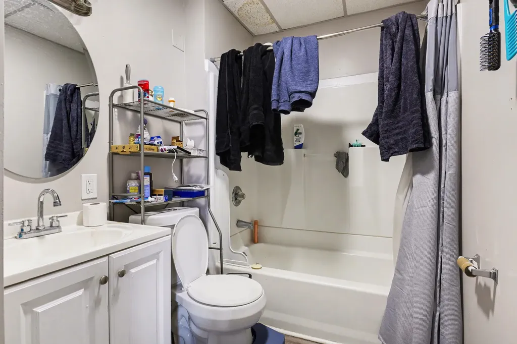 1246 Alpine Avenue NW Grand Rapids City MI 49504